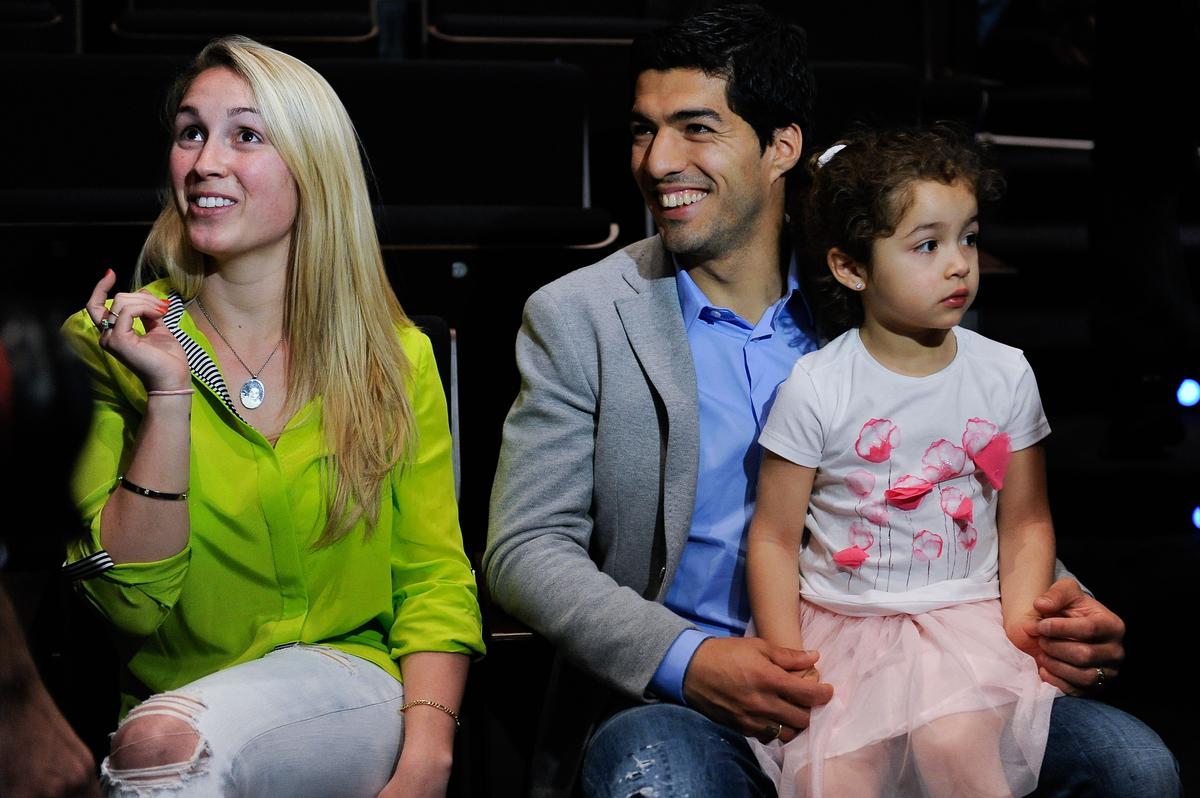 Luis Suarez Wife Sofia Balbi: Info, Photos (+Video)