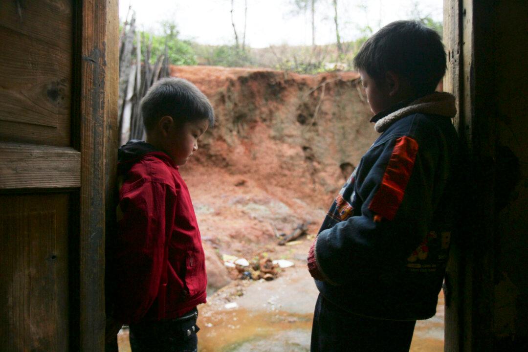 Over 300 Children Poisoned by Lead, Town’s Mayor Makes Light of It