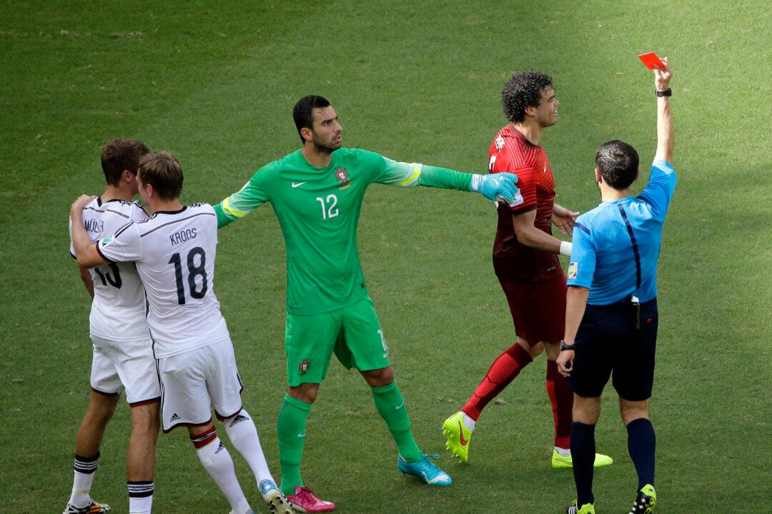 Three Dumb Soccer Rules That Don’t Make Any Sense, From a Basketball and Football Fan