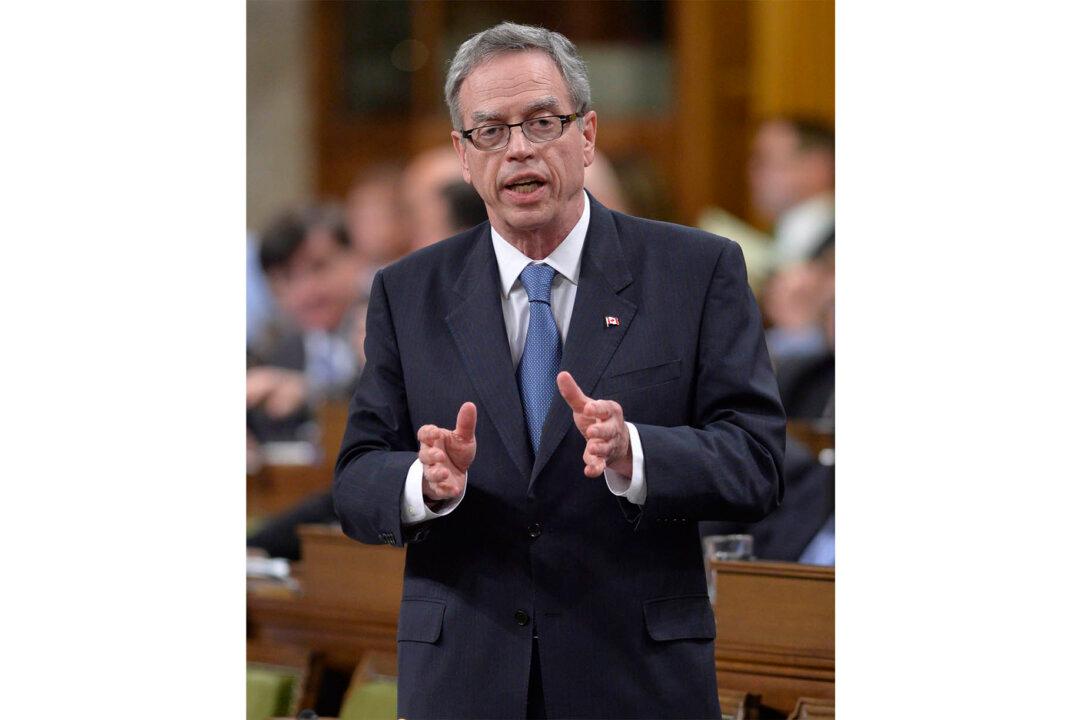 Oliver Urges Provincial Governments to Keep Battling Deficits