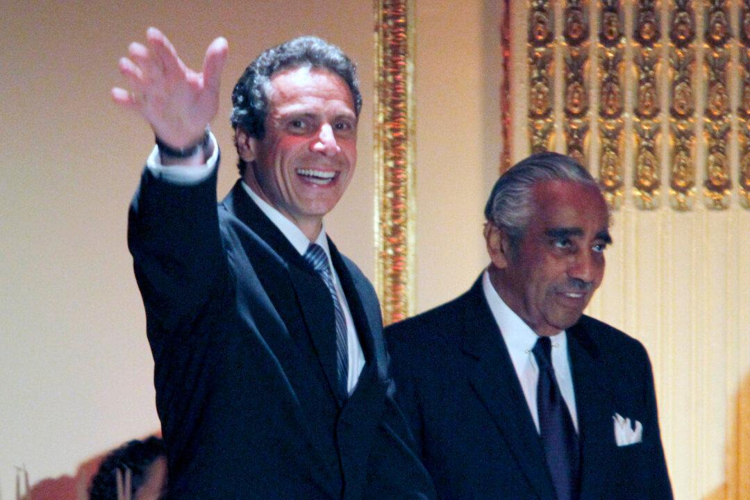 Rangel Gains Momentum With Last Minute Cuomo Endorsement