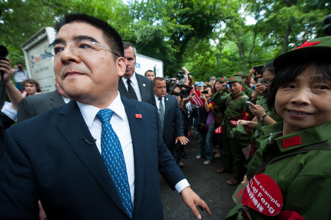 Bizarre NYC Event Serves Homeless Steak, Reporters Propaganda