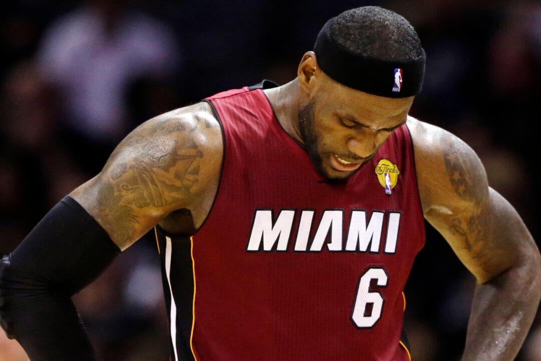 Kobe Bryant Torn Achilles, Michael Jordan’s Flu Game, LeBron James Cramps Viral on Twitter