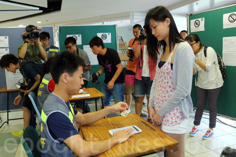 Hong Kong Votes for Democracy