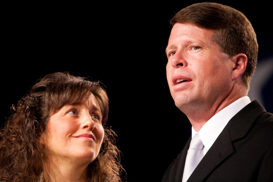 Duggars’ 19 Kids and Counting: Jim Bob Duggar Promises Fans TLC Show Won’t be Canceled