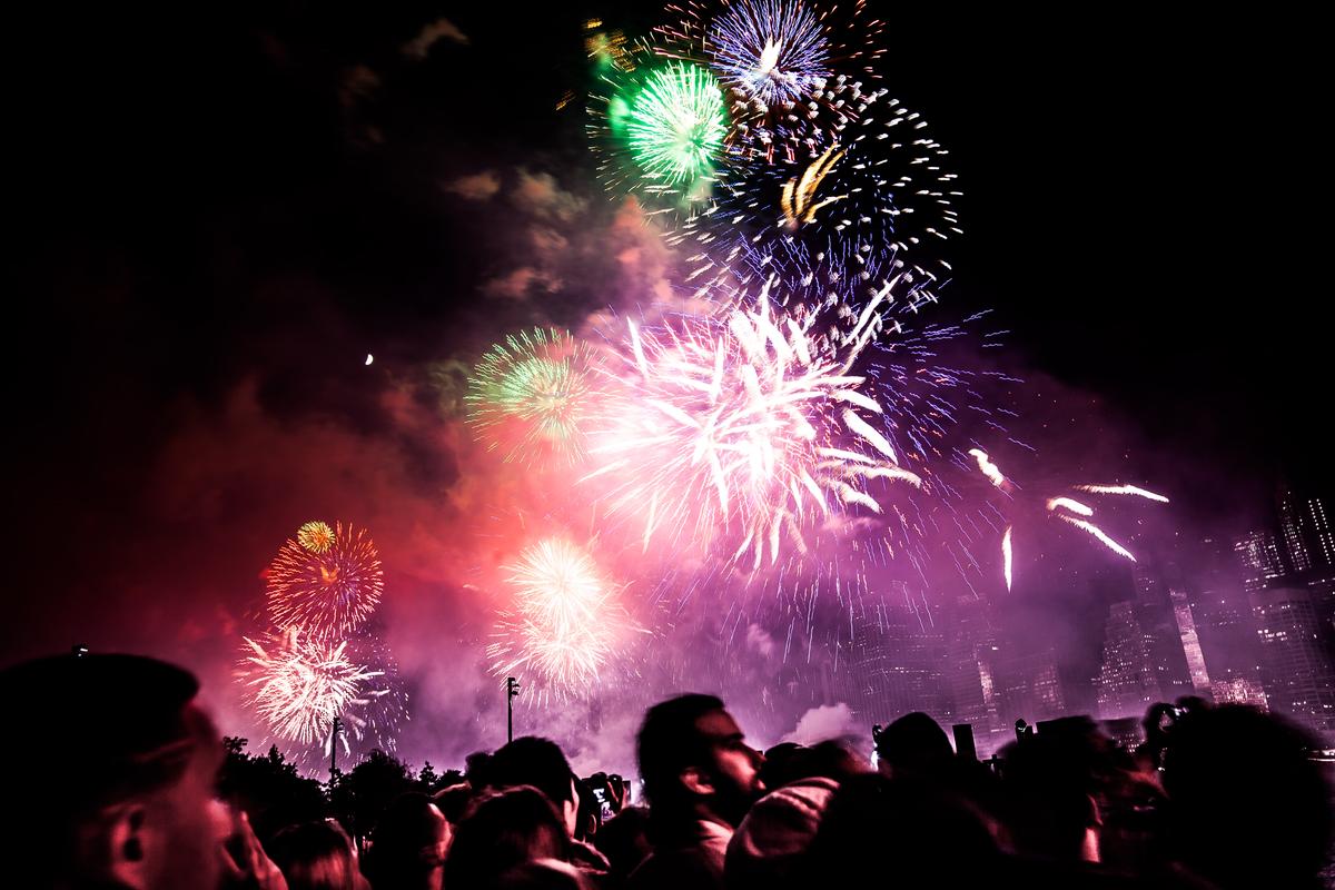 4th of July: NYC Shines With Fireworks at Brooklyn Bridge (Photo Gallery)
