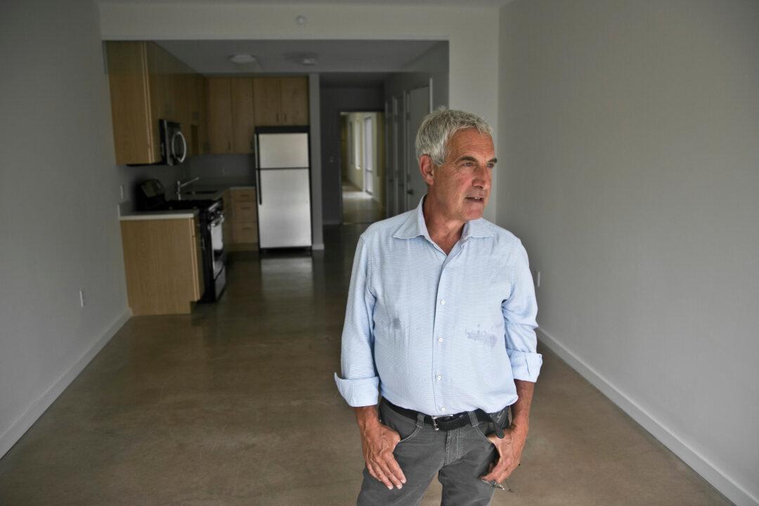 NY Building Shows How Mod Design Stacks Up as Cool