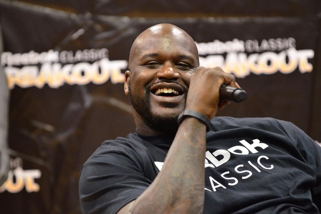 Shaq Picks This Meme of His Fall as the Best, So Far