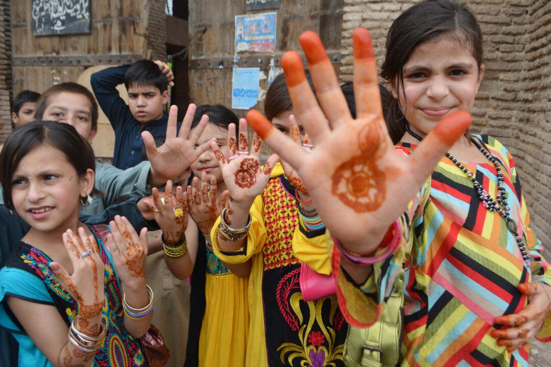 Eid Al Fitr 2015, 2016: Date for End of Ramadan in UAE, UK, Saudi Arabia, Other Countries