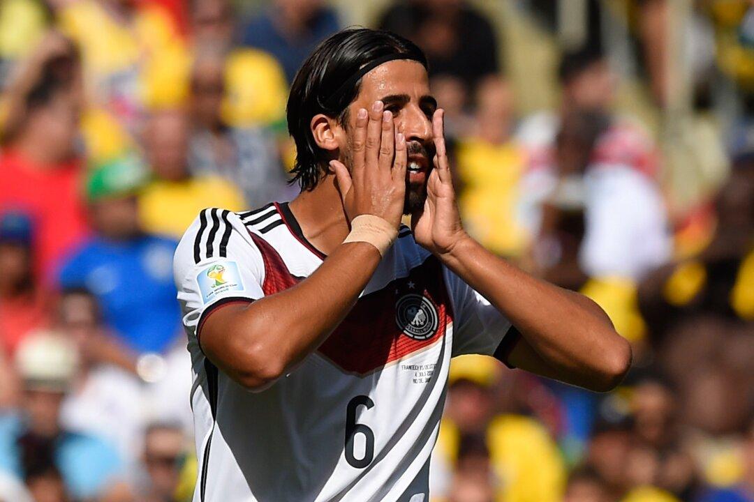 Sami Khedira Injury: Christoph Kramer Replaces Germany Midfielder Against Argentina