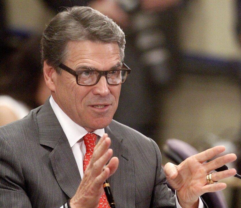 Perry, House Members Blast Obama Over Border Crisis