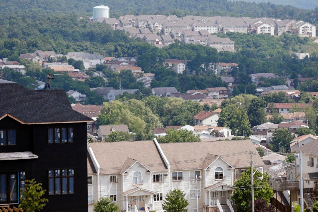 Hasidic Jews in NY Seek to Expand Enclave, Neighbors Tense