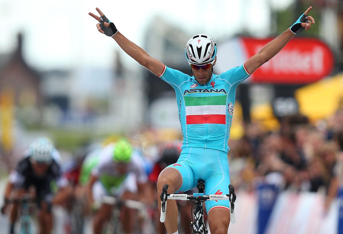 Nibali Seizes Yellow in Tour de France Stage Two