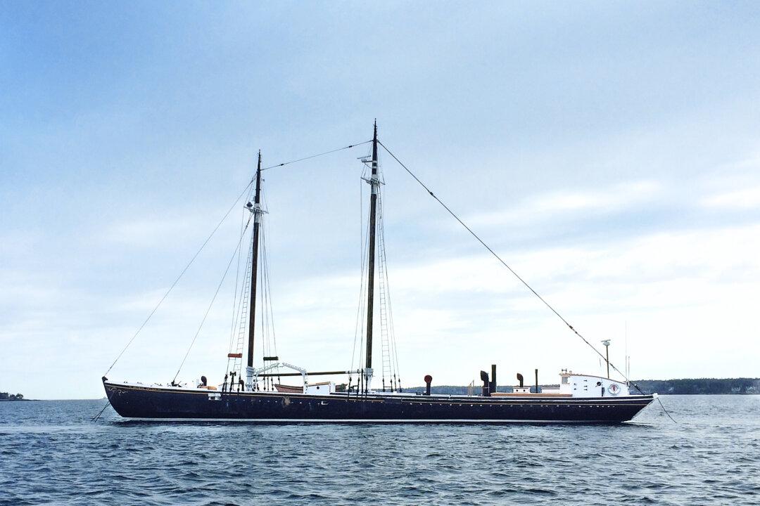 Grand Banks: Oysters on a Historic Schooner