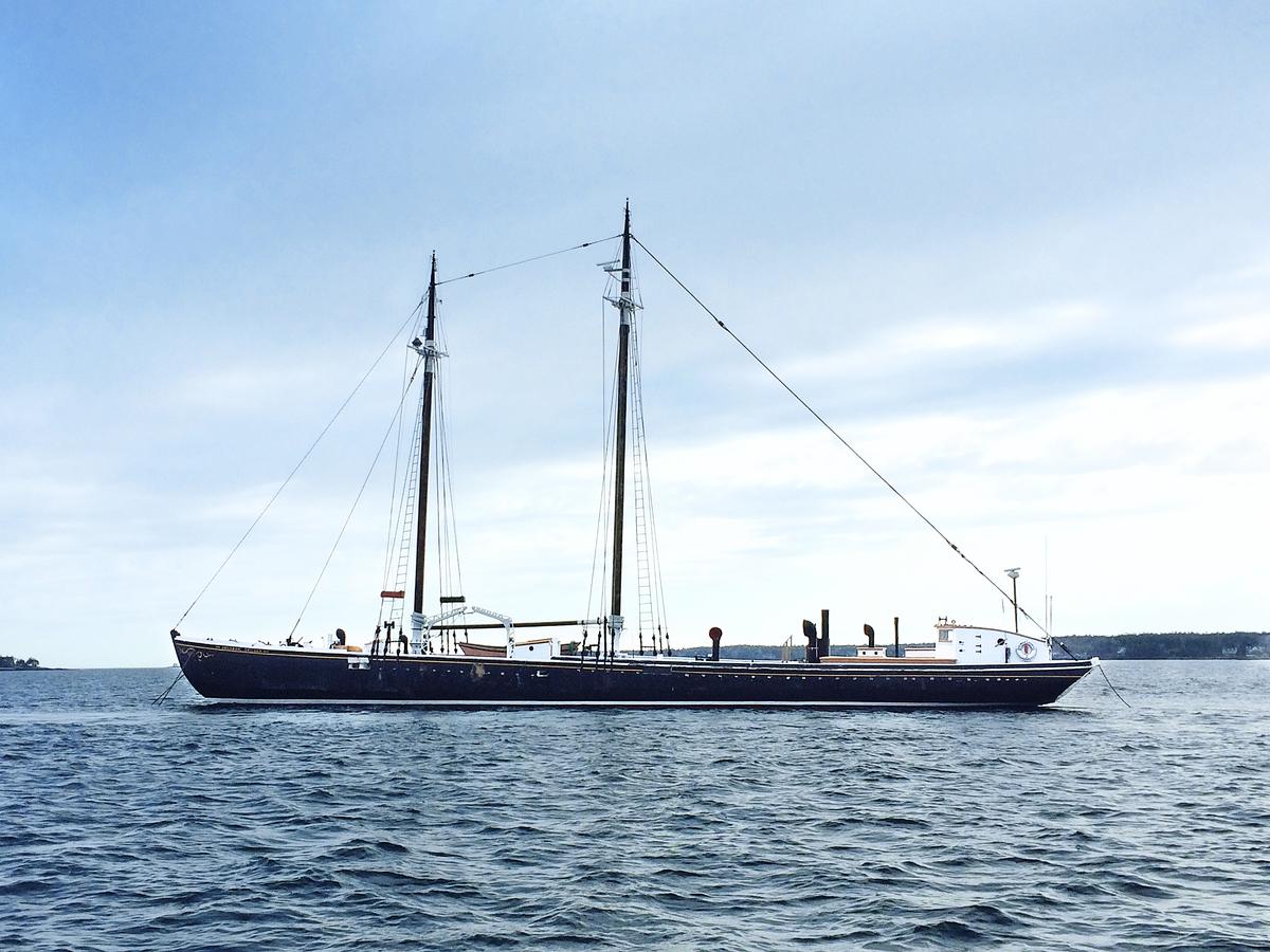 Grand Banks: Oysters on a Historic Schooner