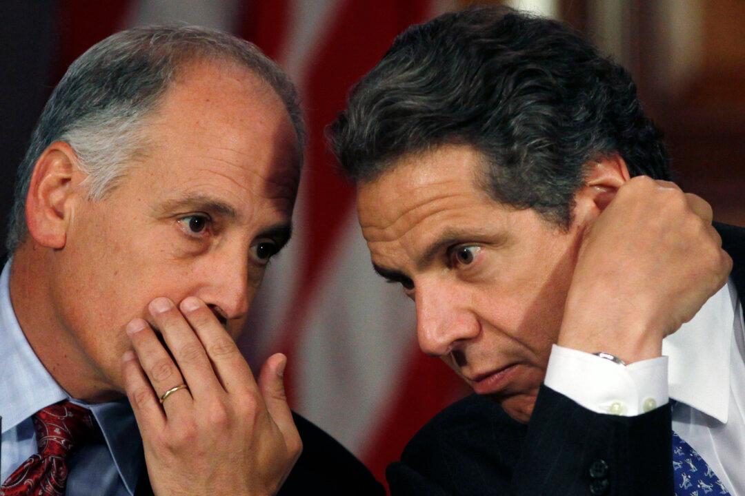 Cuomo Still Dominant in Polls After Moreland Dustup