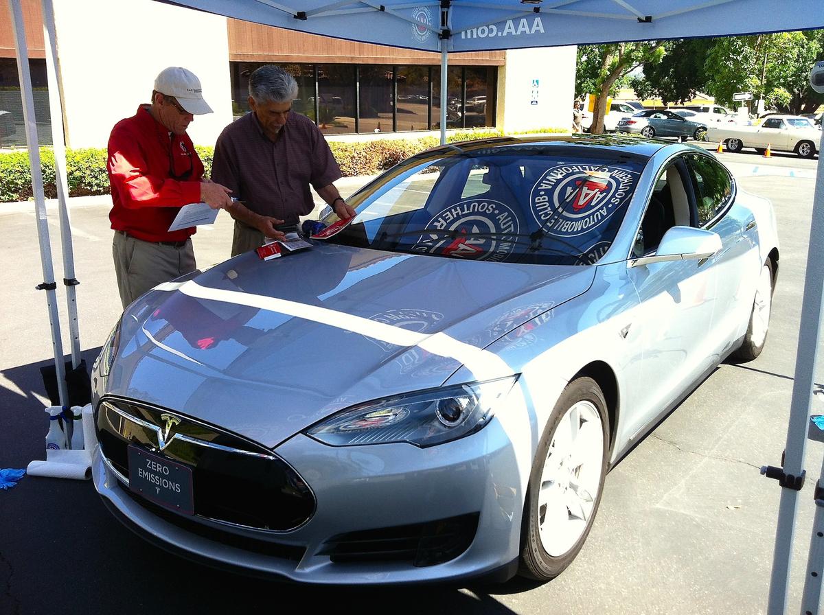 Fighting Car Theft With VIN Etching