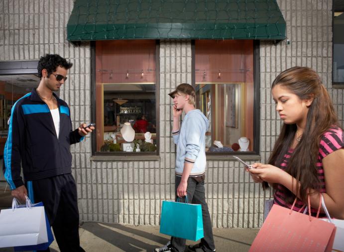 Pedestrian Etiquette, Gormless Phone Users, and the Rise of the ‘Meanderthal’