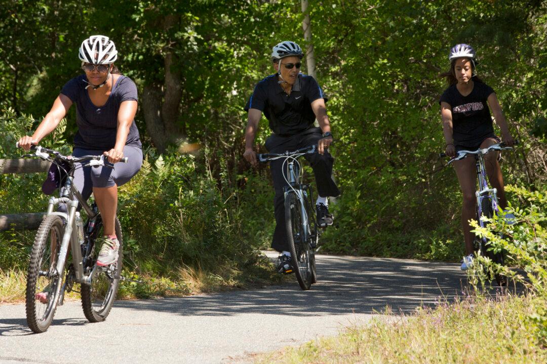 Obama Family Travel, Vacations Have Cost $85 Million