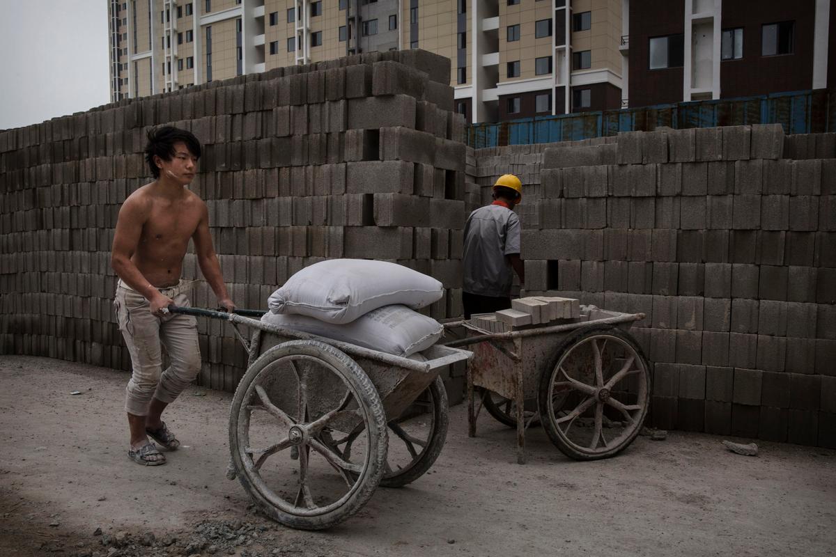 China’s Economic Index Takes a Plunge