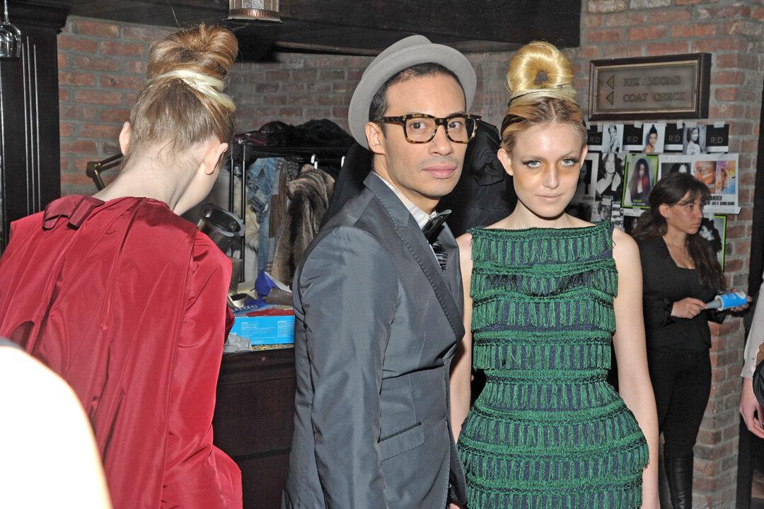 Protestors to Rally During Celebrity Designer Victor dE Souza’s Horse Carriage-Drawn Fashion Show