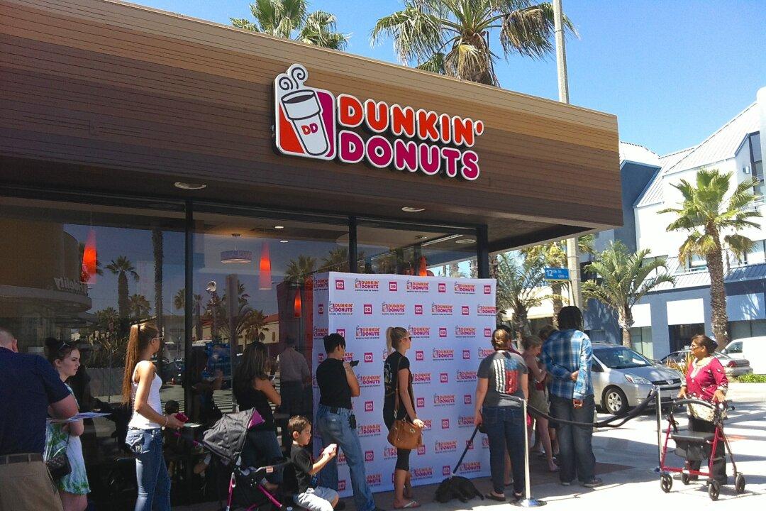 Californians Line Up for Dunkin' Donuts
