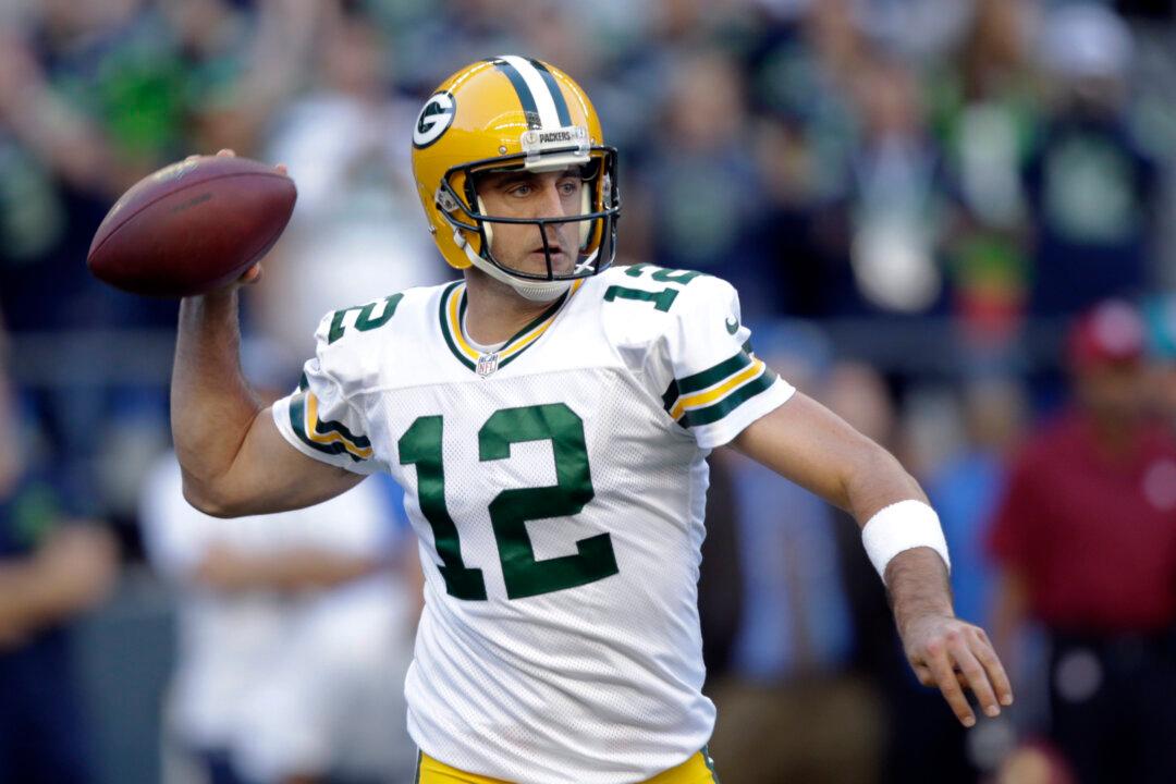 Butte Community College: Aaron Rodgers Reps Community College During Thursday Night Football Into (+Video)