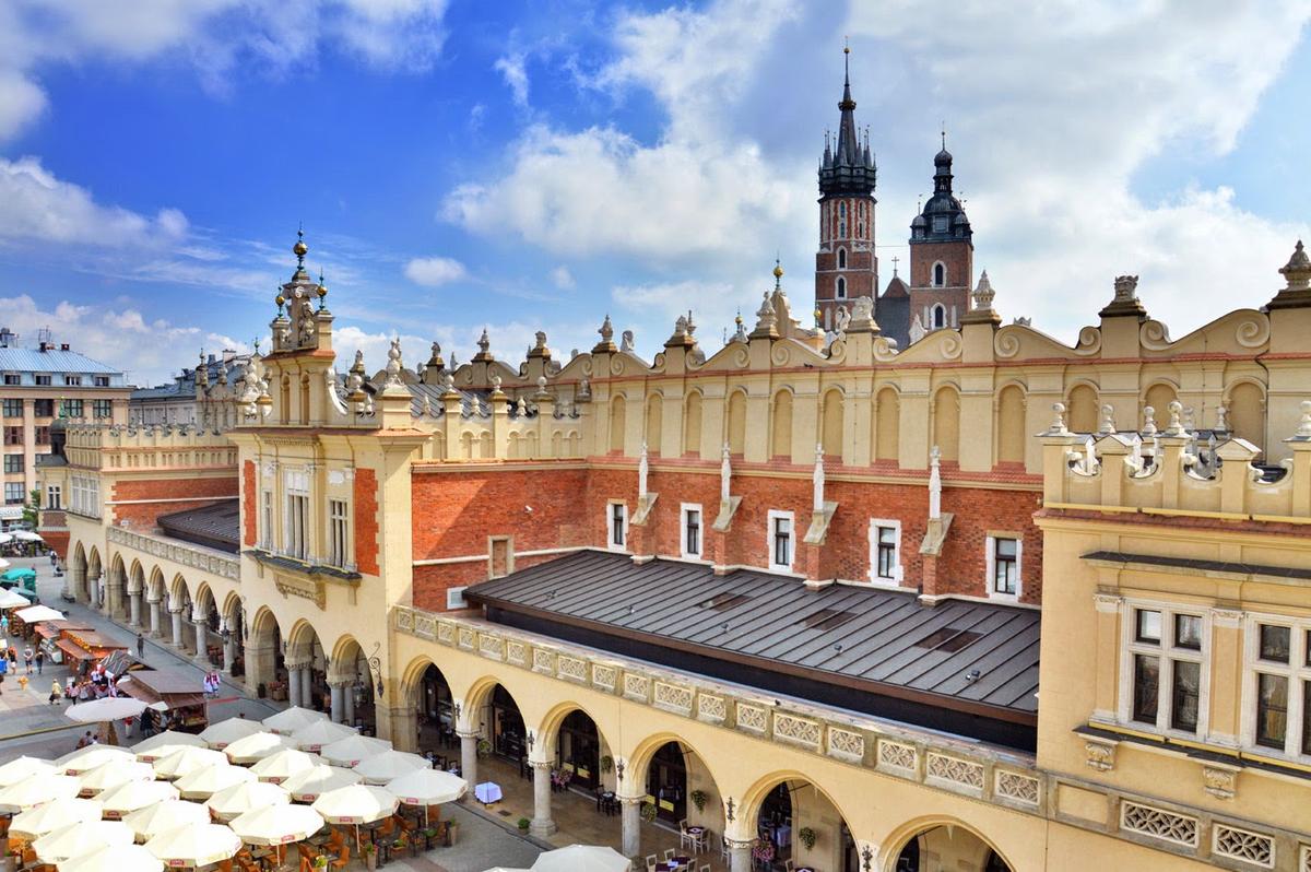 What To See in Cracow, Poland - The City with Medieval Charm