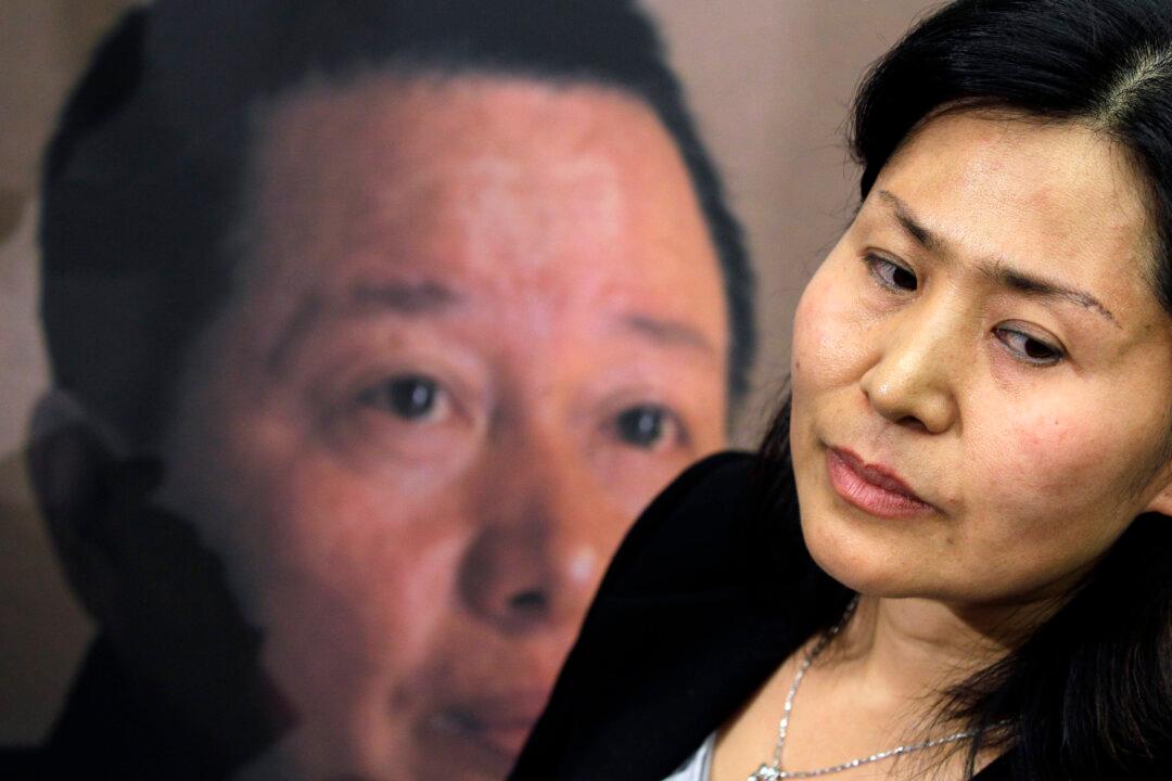 Wife of Tormented Chinese Lawyer Gao Zhisheng Seeks US Help