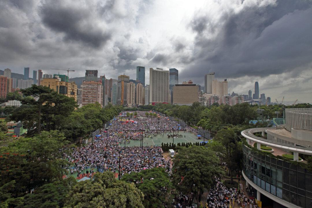 Chinese Regime Powerless to Fix Hong Kong’s Situation