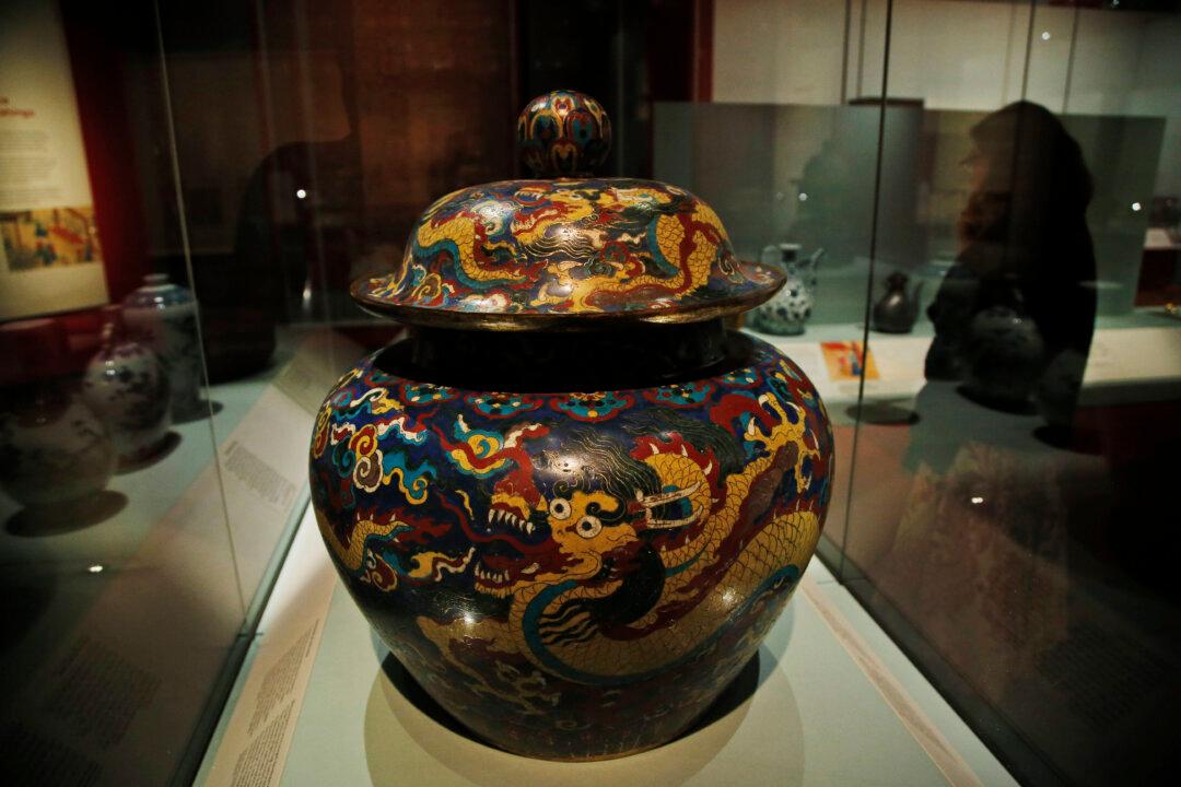 Why the Chinese Economy Is a Fragile Vase Rather Than a Ship at High Seas