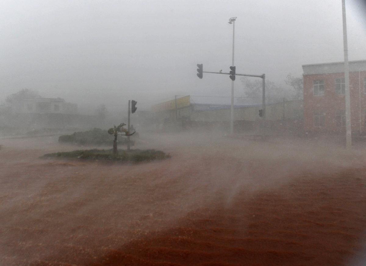 Typhoon Seagull Hits Southern China, Impacting 6 Million
