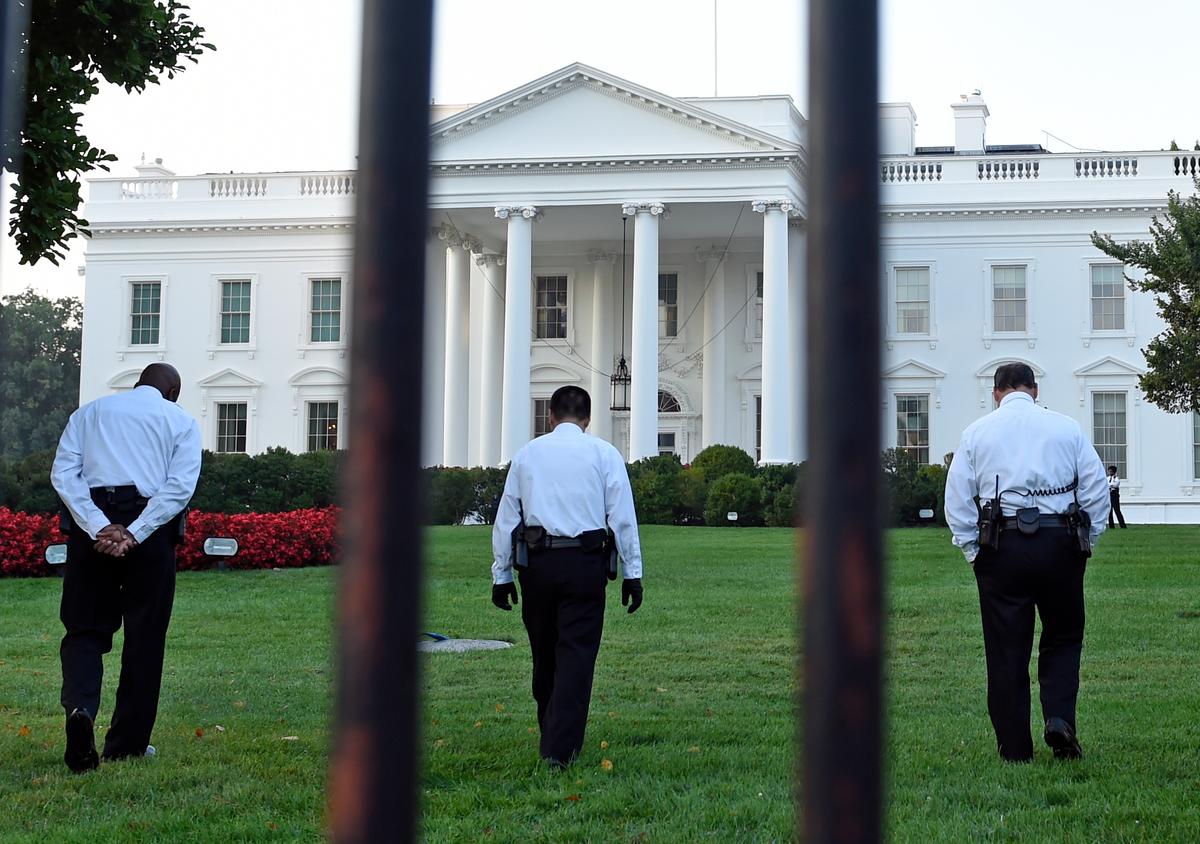 Man With Backpack Arrested After Jumping White House Fence