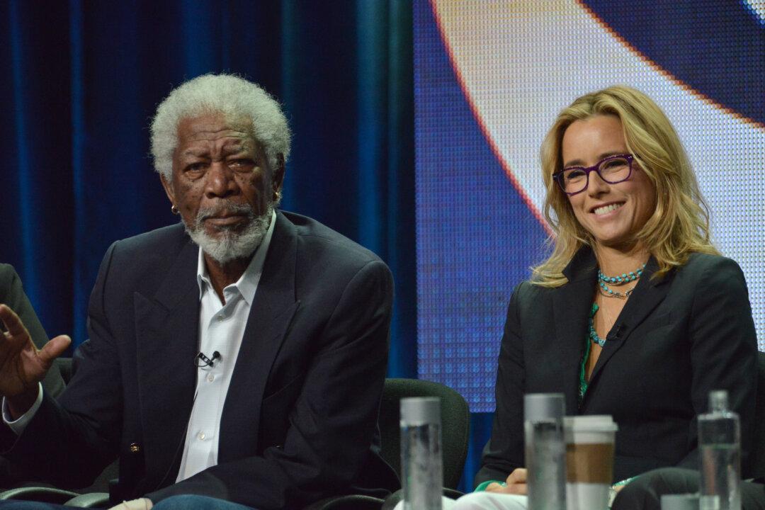 Tea Leoni: Net Worth, TV Credits, Former Husband, Pictures For New Madame Secretary Lead