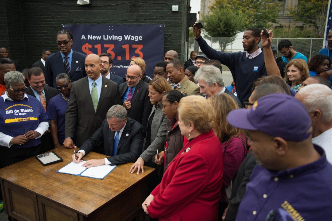 New York City Mayor Increases Minimum Wage for Workers in City-Subsidized Developments