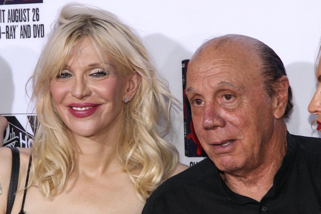 Courtney Love on Sons of Anarchy: Ms. Harrison, Teacher of Jax Son Abel, on ‘SOA’ Season 7