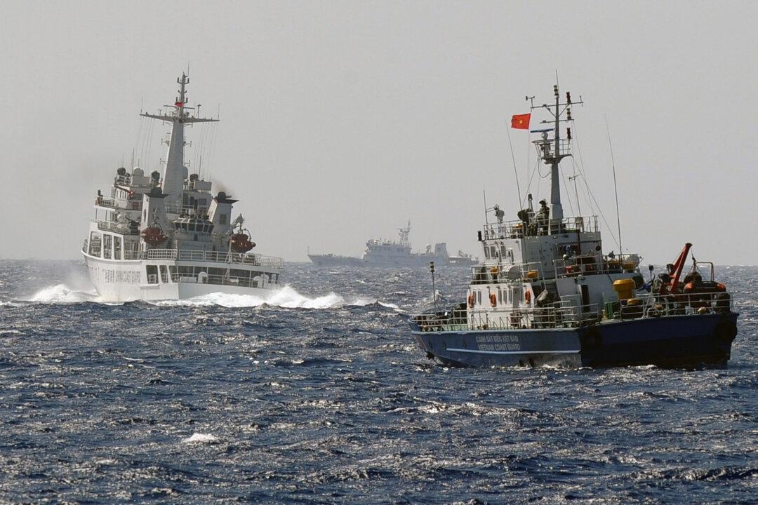 Indonesia Detains Chinese Fishing Boat, Beijing Says 1 Person Injured