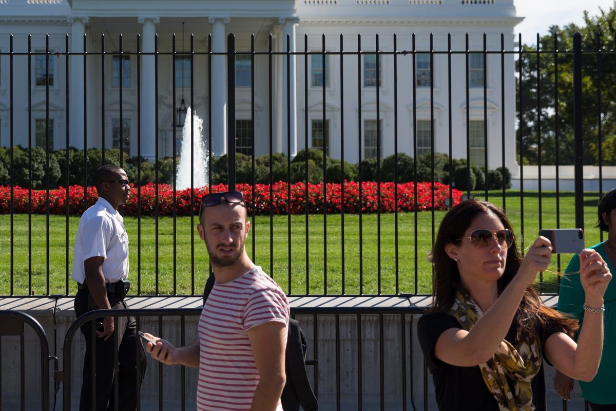 Man Arrested After Trying to Jump White House Fence: Secret Service