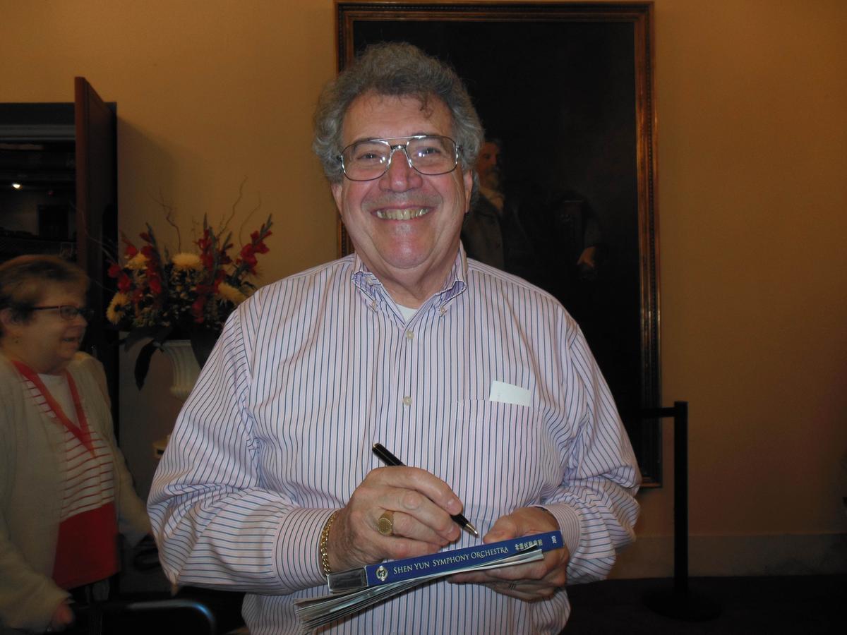 Shen Yun Symphony Orchestra Shows Joy and Enlightenment, Says Medical Center VP