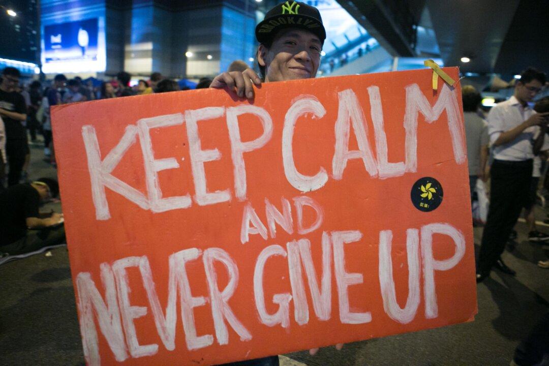 Student Talks With Government Edge Forward in Hong Kong (+ Photos)