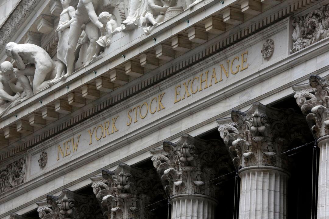 US Stocks Slide on Tuesday Trading; Global Growth Concerns