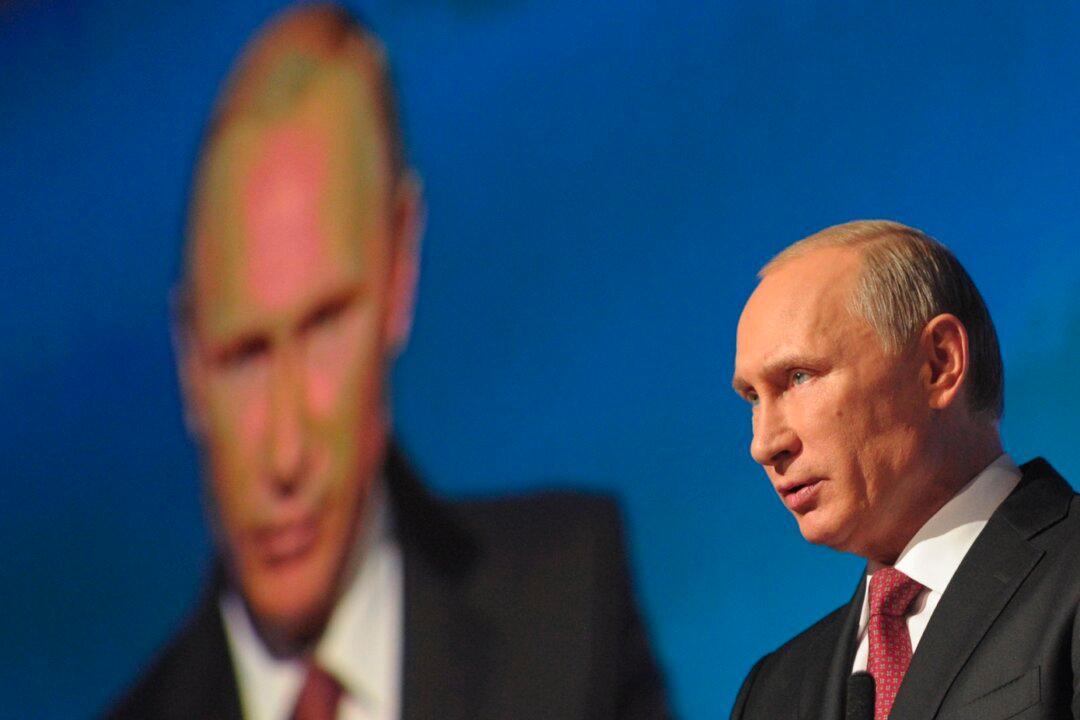 Russia to Compensate Its Elite Affected by Sanctions