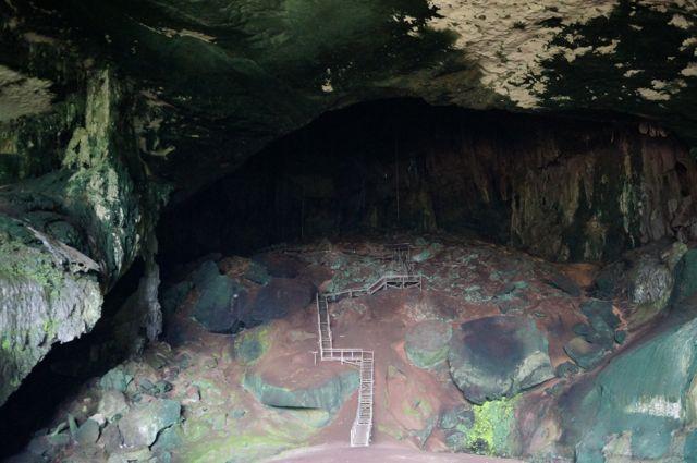 Enter the Darkness in Borneo’s Caves