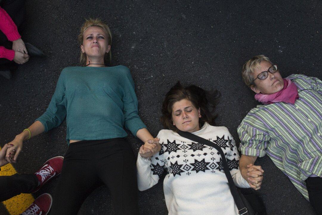 Canada Will Use Targeted Temperature Screens to Check for Ebola