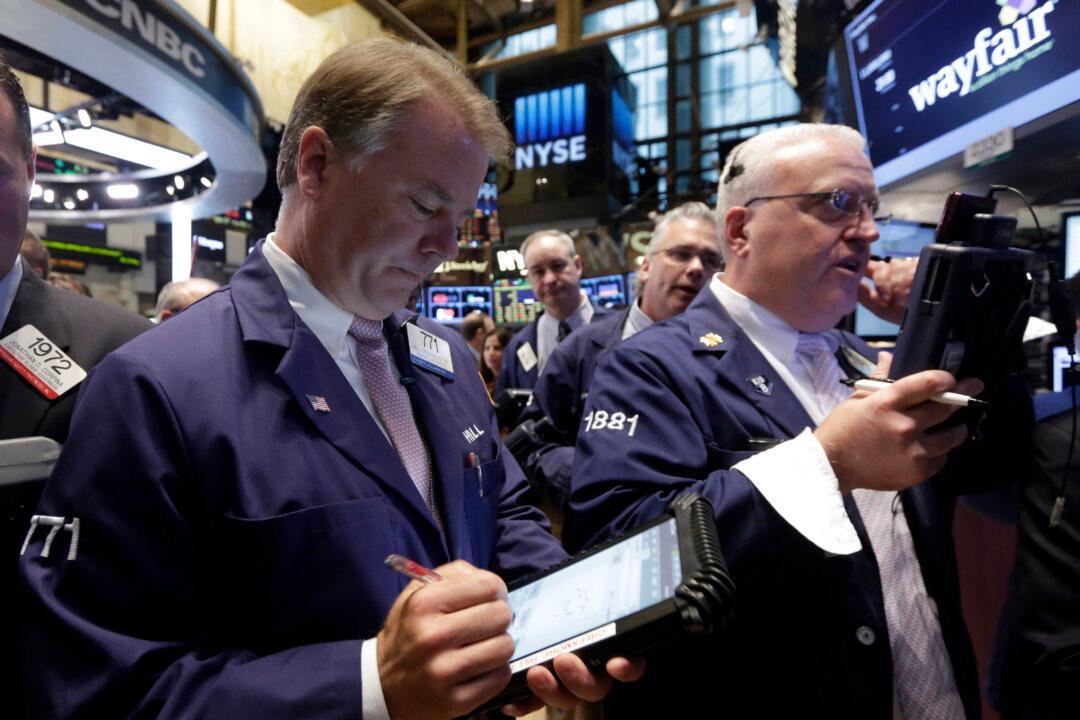 Dow Jones Average Plunges as Energy Drags Down Market