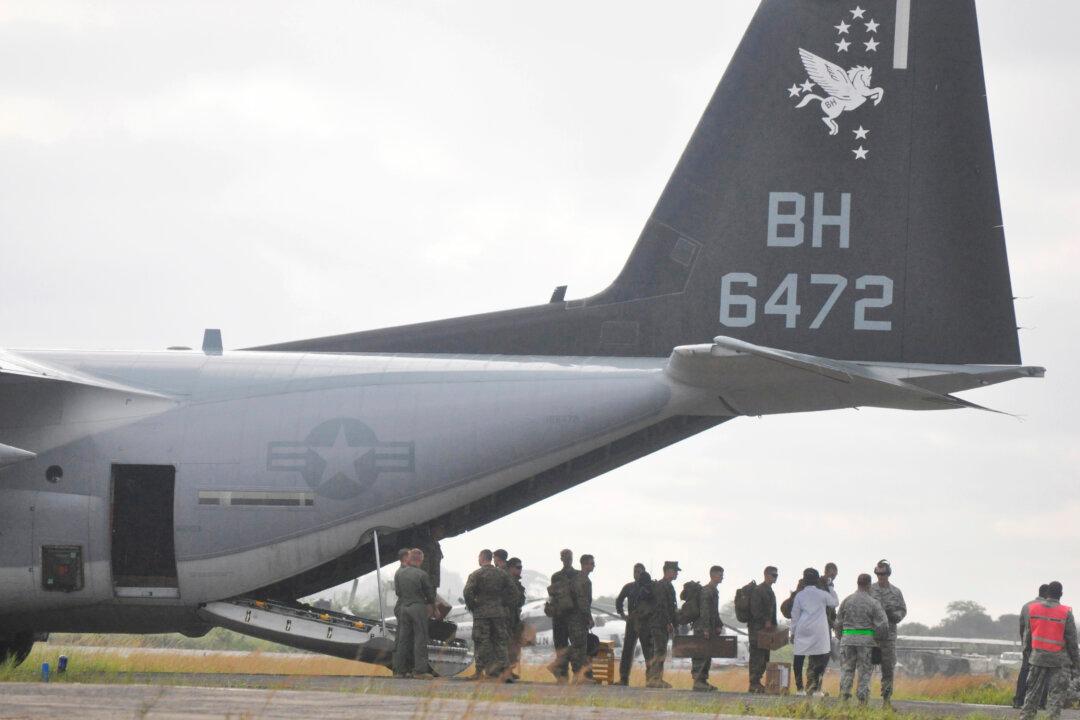 Ebola Outbreak: US Military Aircraft Arrive in Liberia
