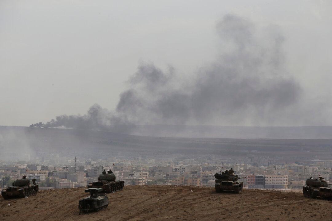 Coalition Strikes ISIL Position Near Turkish Border