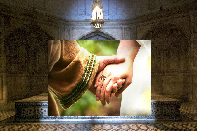 2 Ancient Skeletons Found Holding Hands in Medieval Chapel