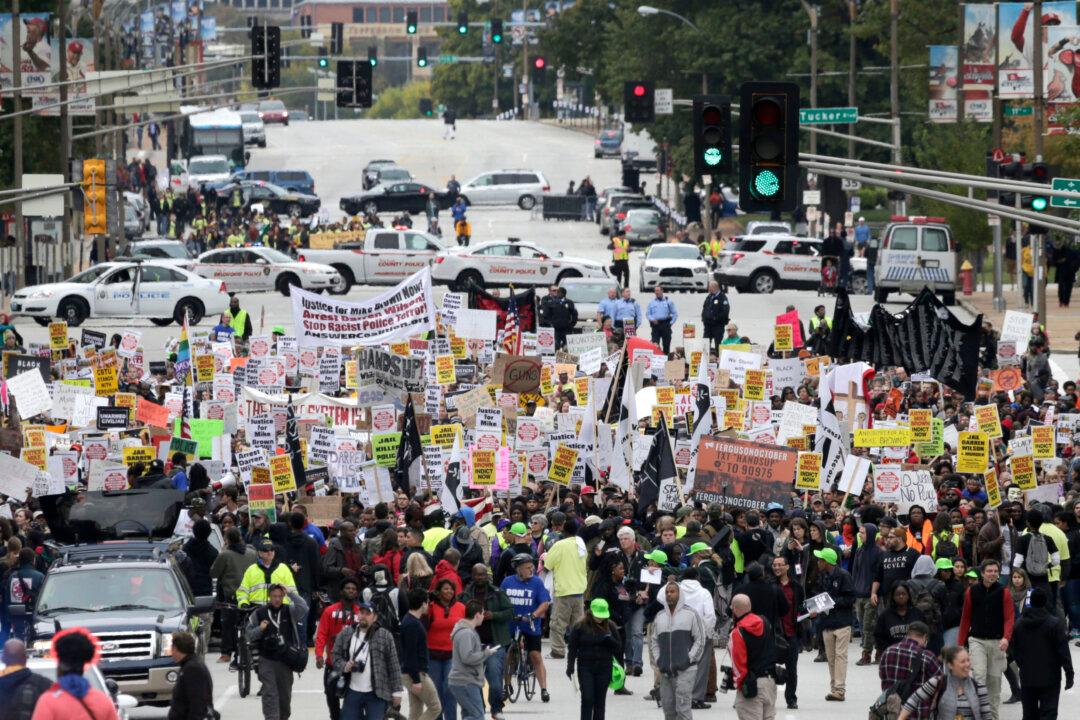 Thousands Gather in St. Louis for 2nd Day to Protest Michael Brown’s Death
