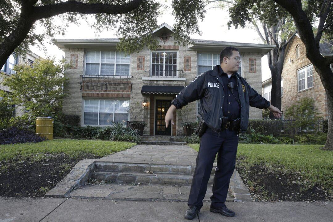 First Ebola Transmission in America